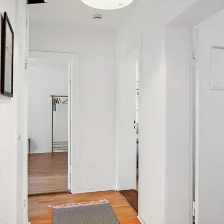 Holtenauerstr 3,5 Zi 24h Check-in Apartment